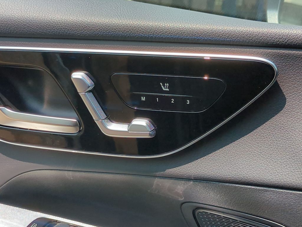 Thumbnail: 2025 Mercedes-Benz GLC - 26