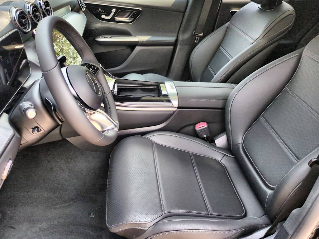 Thumbnail: 2025 Mercedes-Benz GLC - 11