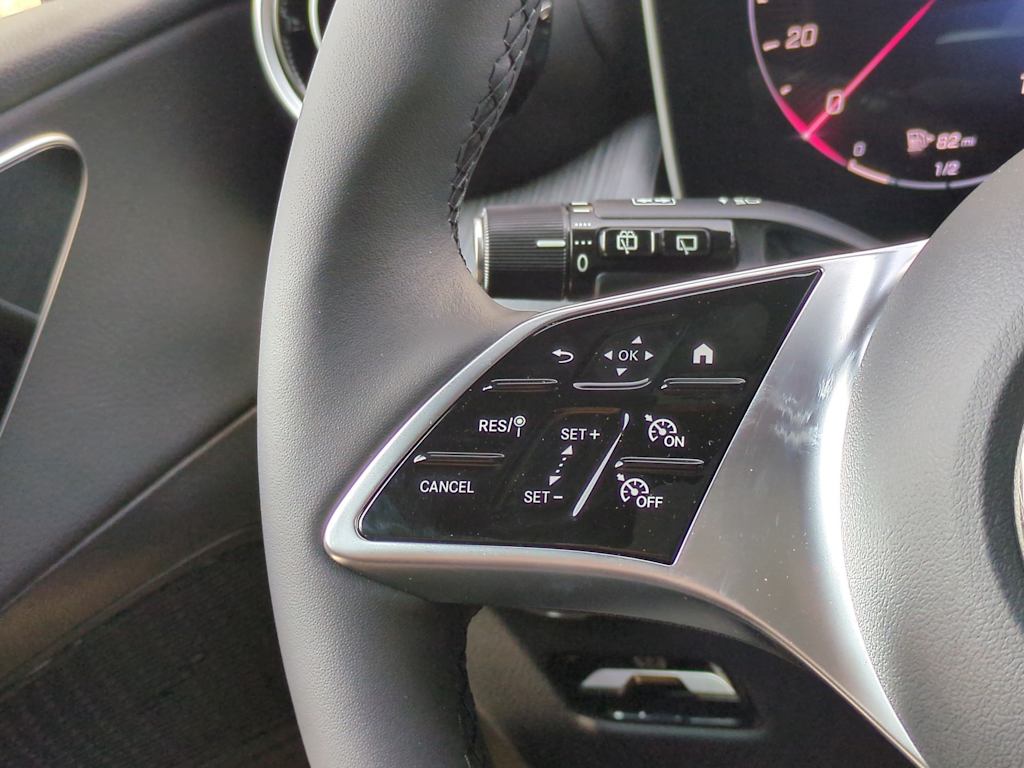 Thumbnail: 2025 Mercedes-Benz GLC - 31