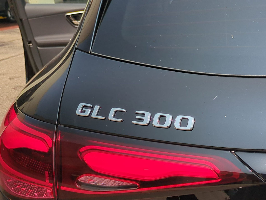 Thumbnail: 2025 Mercedes-Benz GLC - 25