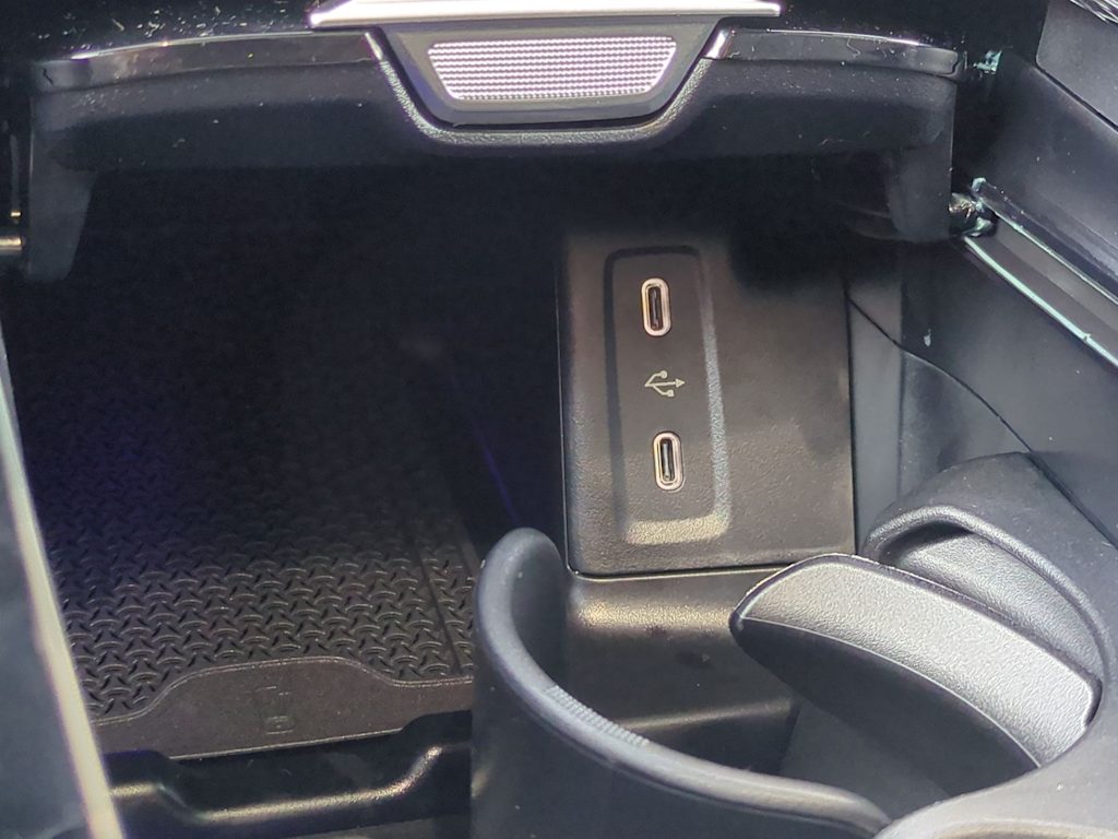 Thumbnail: 2025 Mercedes-Benz GLC - 16