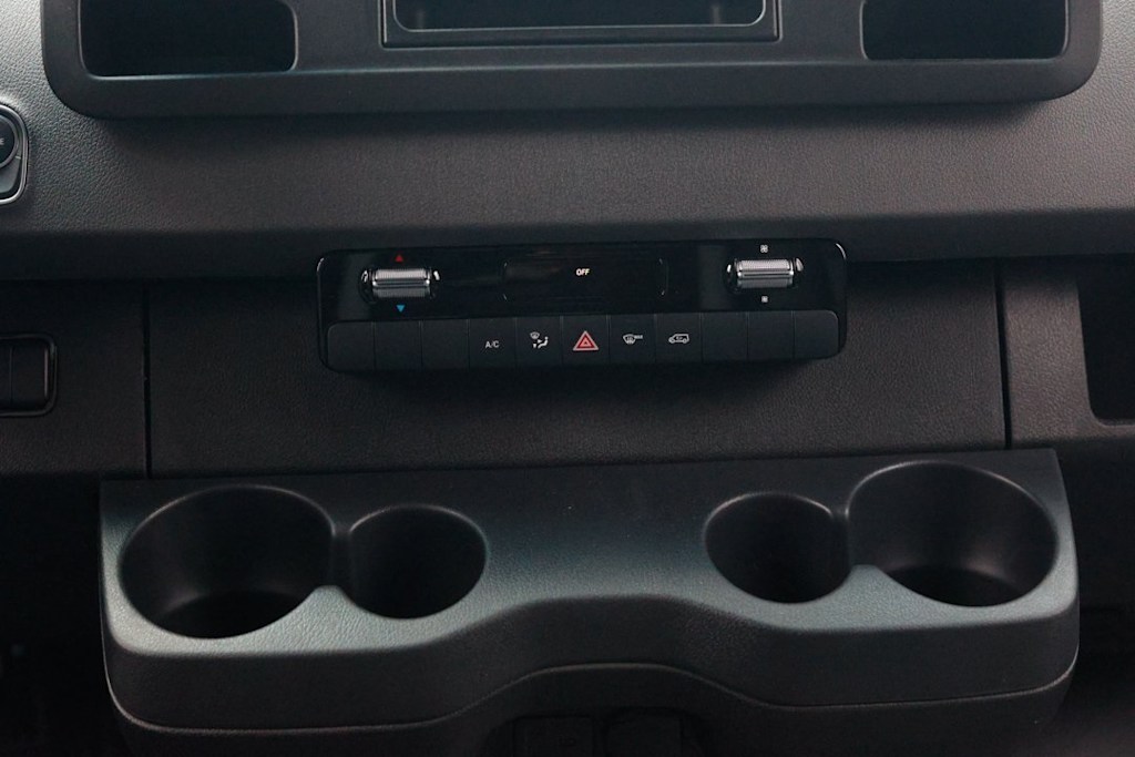 Thumbnail: 2025 Mercedes-Benz Sprinter - 22