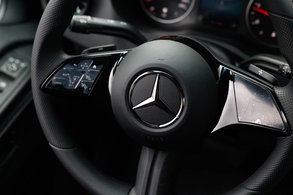 Thumbnail: 2025 Mercedes-Benz Sprinter - 23