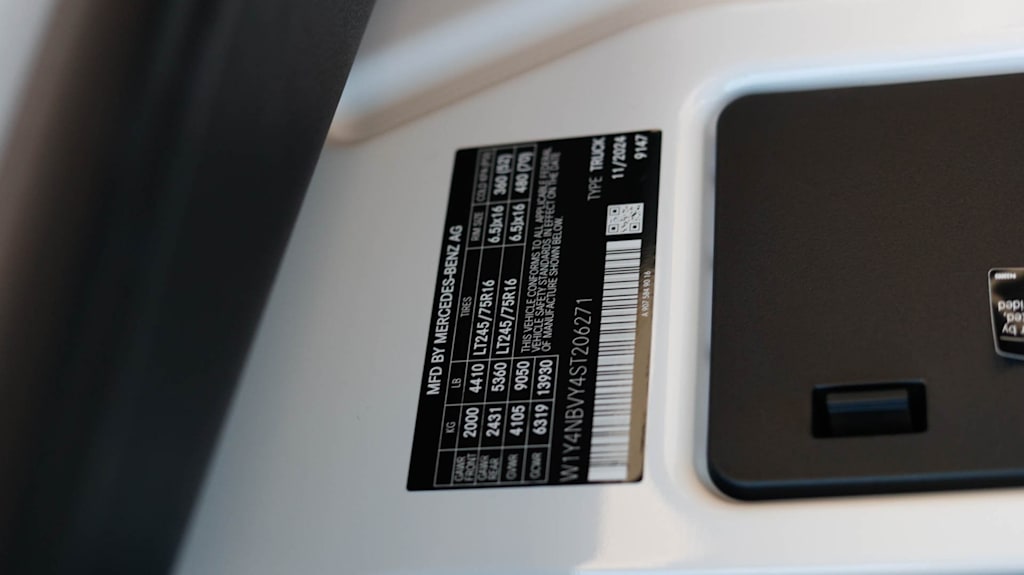 Thumbnail: 2025 Mercedes-Benz Sprinter - 11