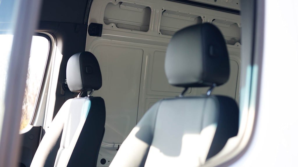 Thumbnail: 2025 Mercedes-Benz Sprinter - 24