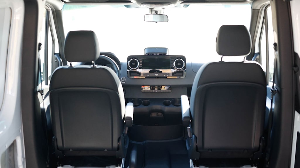 Thumbnail: 2025 Mercedes-Benz Sprinter - 25