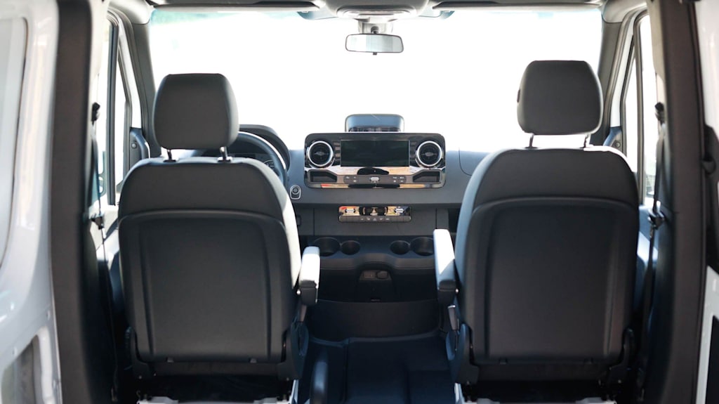 Thumbnail: 2025 Mercedes-Benz Sprinter - 25