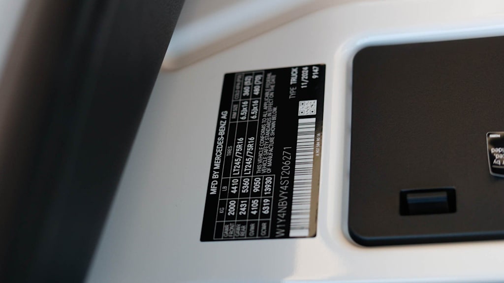 Thumbnail: 2025 Mercedes-Benz Sprinter - 11