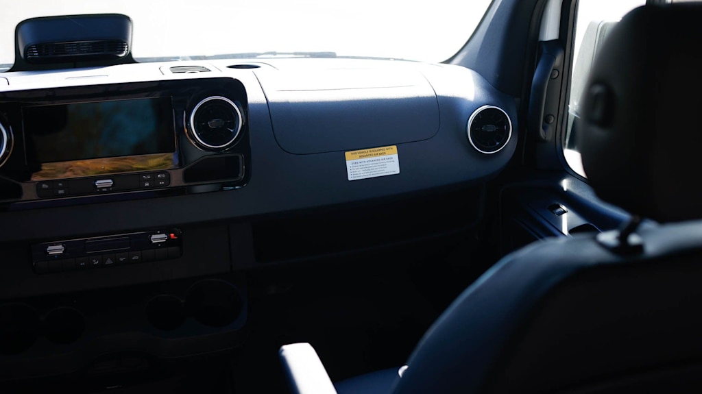 Thumbnail: 2025 Mercedes-Benz Sprinter - 6