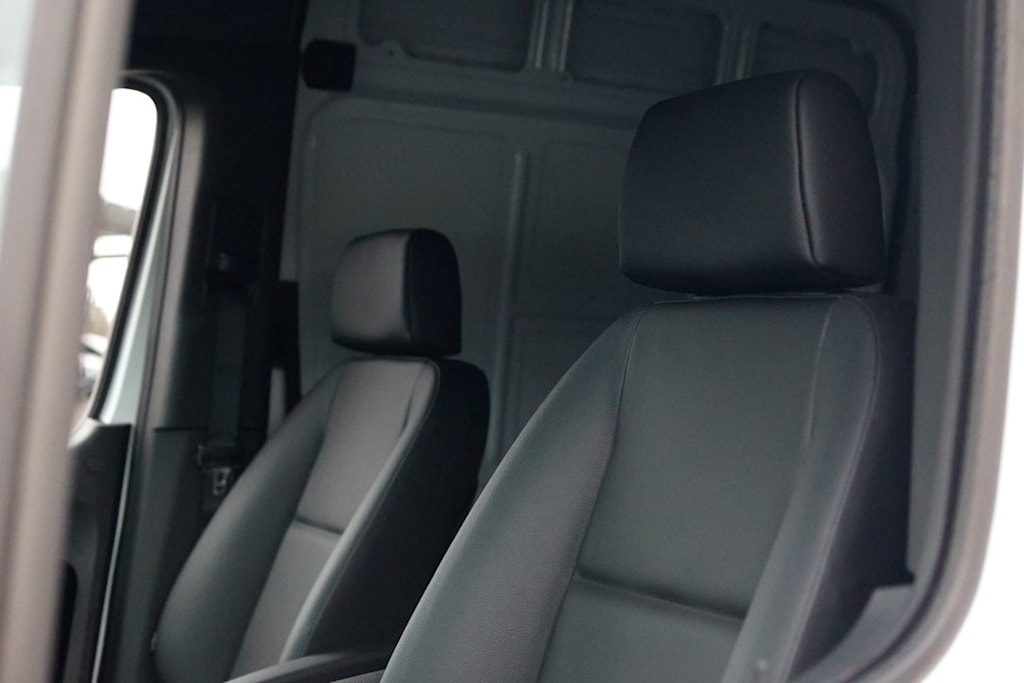 Thumbnail: 2025 Mercedes-Benz Sprinter - 7