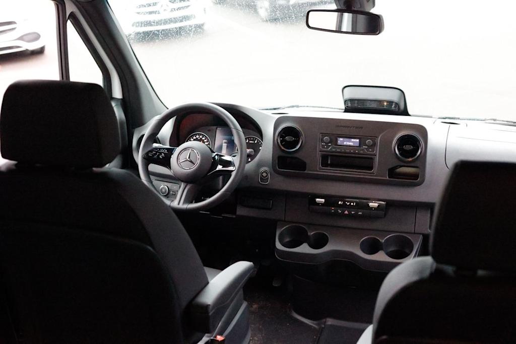 Thumbnail: 2025 Mercedes-Benz Sprinter - 2