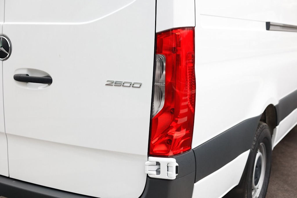 Thumbnail: 2025 Mercedes-Benz Sprinter - 26