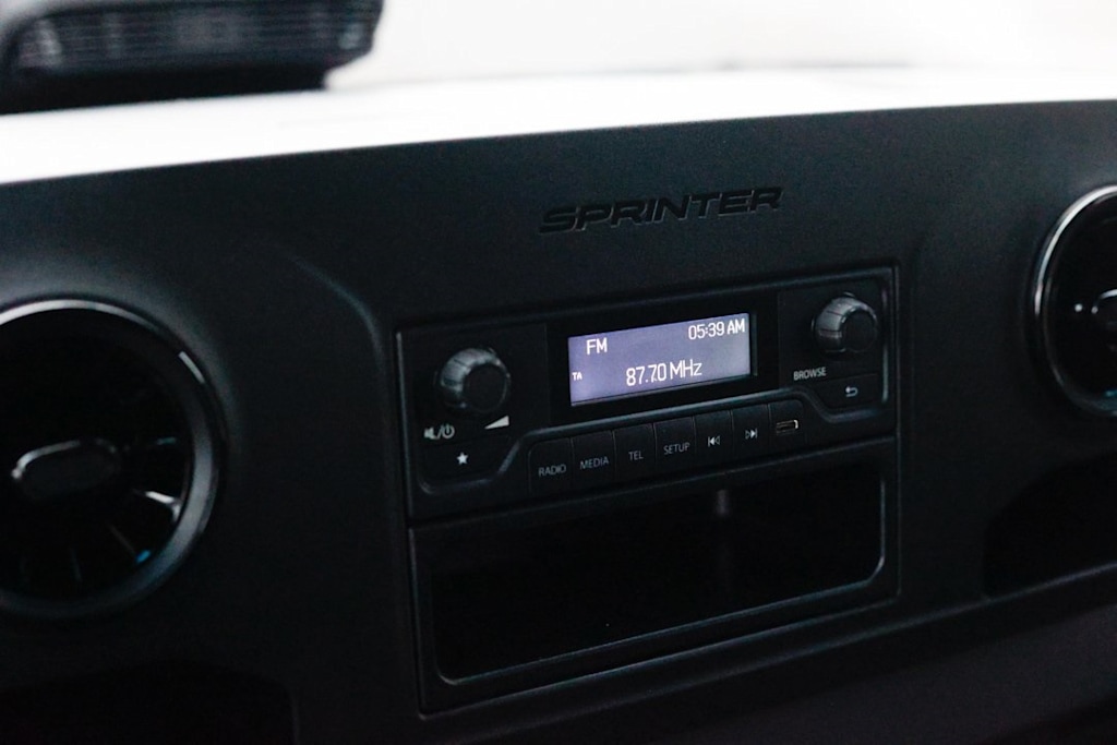 Thumbnail: 2025 Mercedes-Benz Sprinter - 10