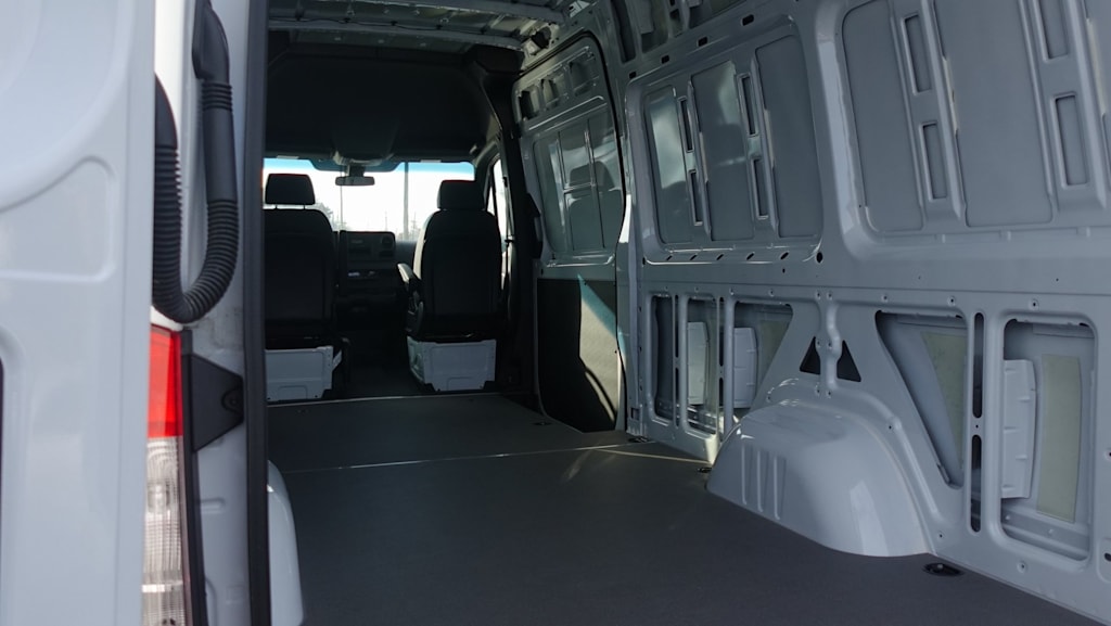 Thumbnail: 2025 Mercedes-Benz Sprinter - 6