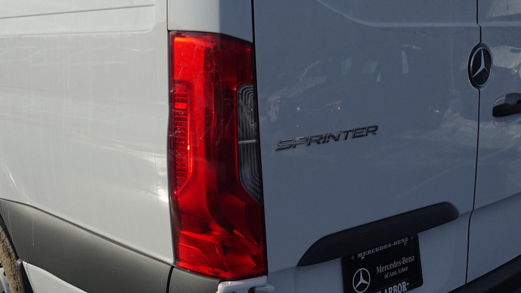 Thumbnail: 2025 Mercedes-Benz Sprinter - 17