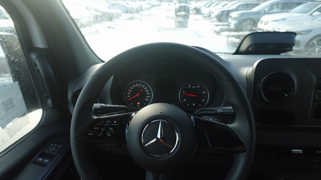 Thumbnail: 2025 Mercedes-Benz Sprinter - 2