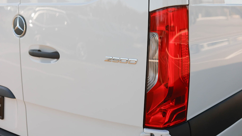 Thumbnail: 2025 Mercedes-Benz Sprinter - 19