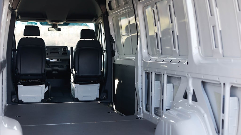 Thumbnail: 2025 Mercedes-Benz Sprinter - 25