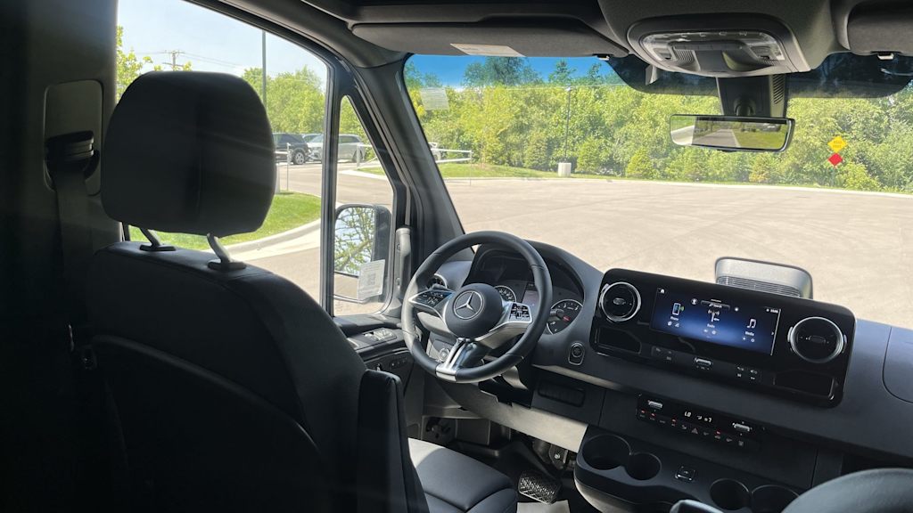 Thumbnail: 2026 Mercedes-Benz Sprinter - 10
