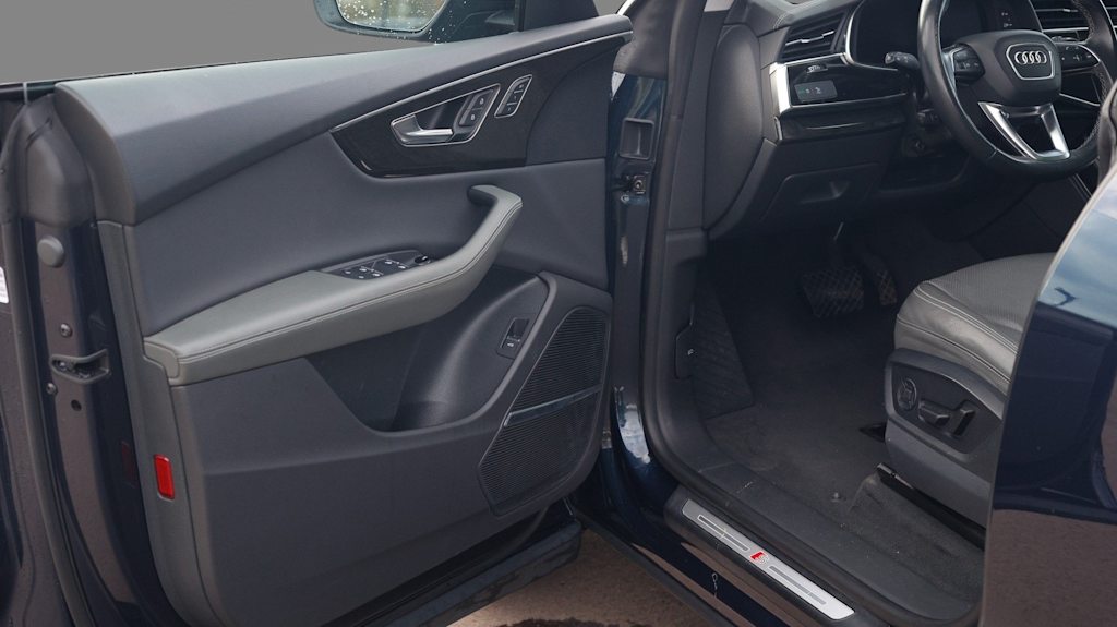 Thumbnail: 2023 Audi Q8 - 23