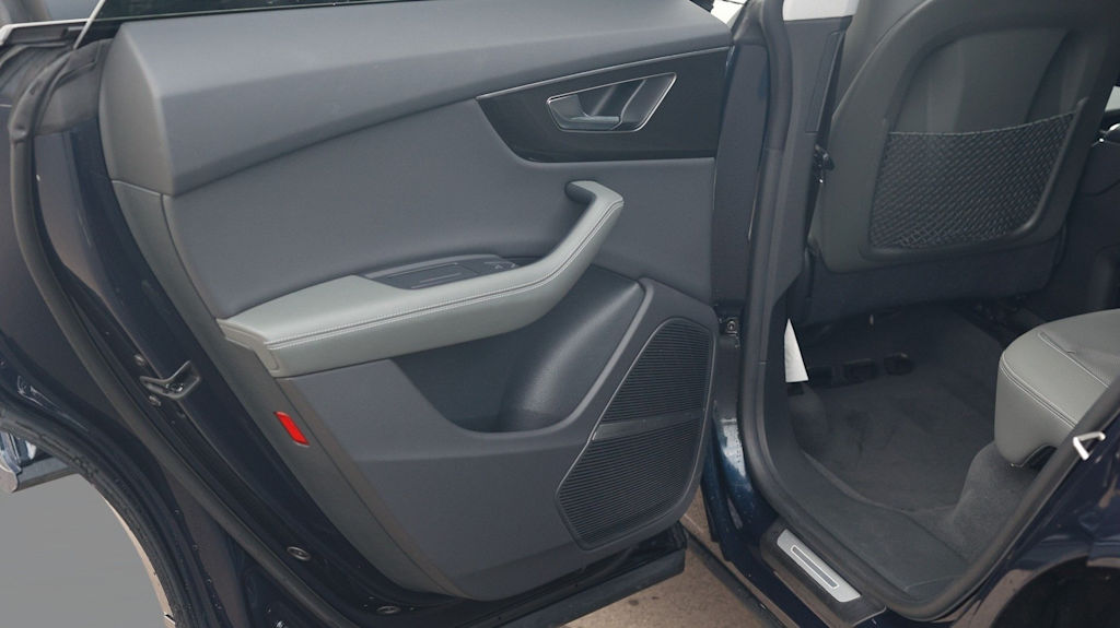 Thumbnail: 2023 Audi Q8 - 22