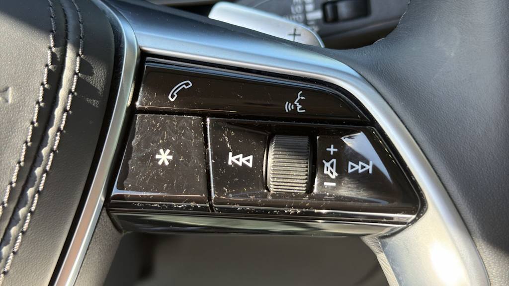 Thumbnail: 2023 Audi A8 - 30