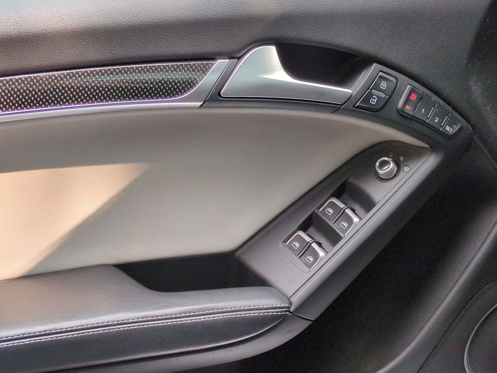 Thumbnail: 2013 Audi S5 - 37