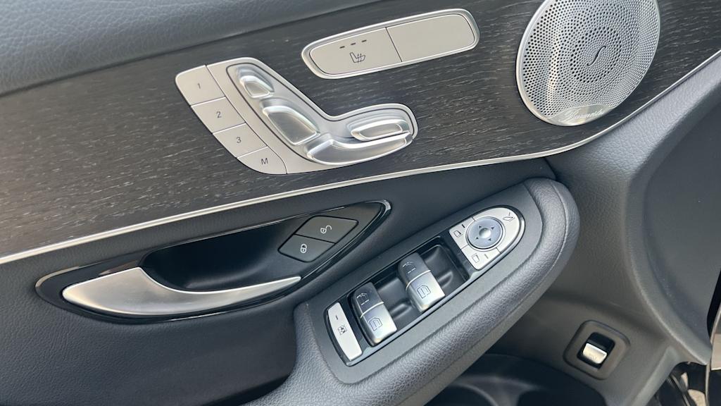 Thumbnail: 2020 Mercedes-Benz GLC - 35
