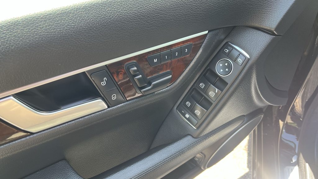 Thumbnail: 2013 Mercedes-Benz C-Class - 33