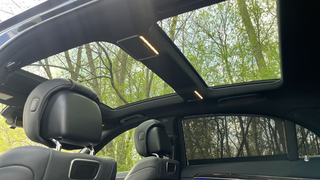 Thumbnail: 2018 Mercedes-Benz S-Class - 42