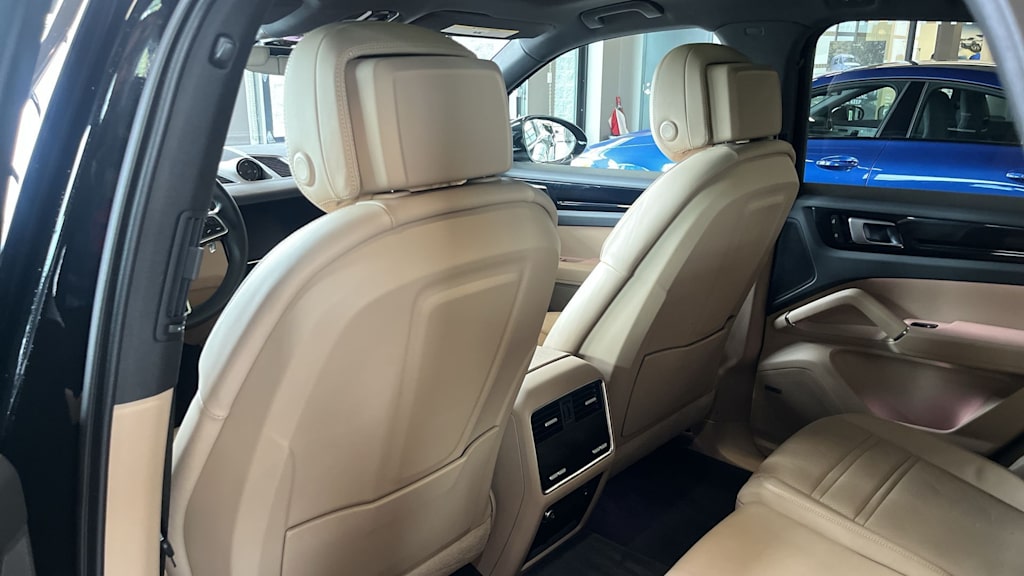 Thumbnail: 2023 Porsche Cayenne - 34