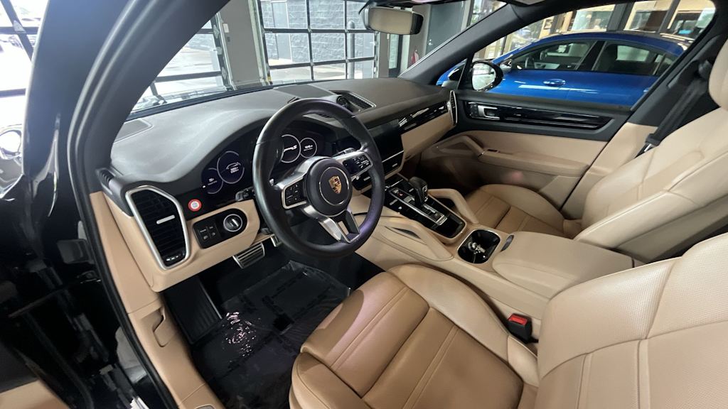 Thumbnail: 2023 Porsche Cayenne - 10