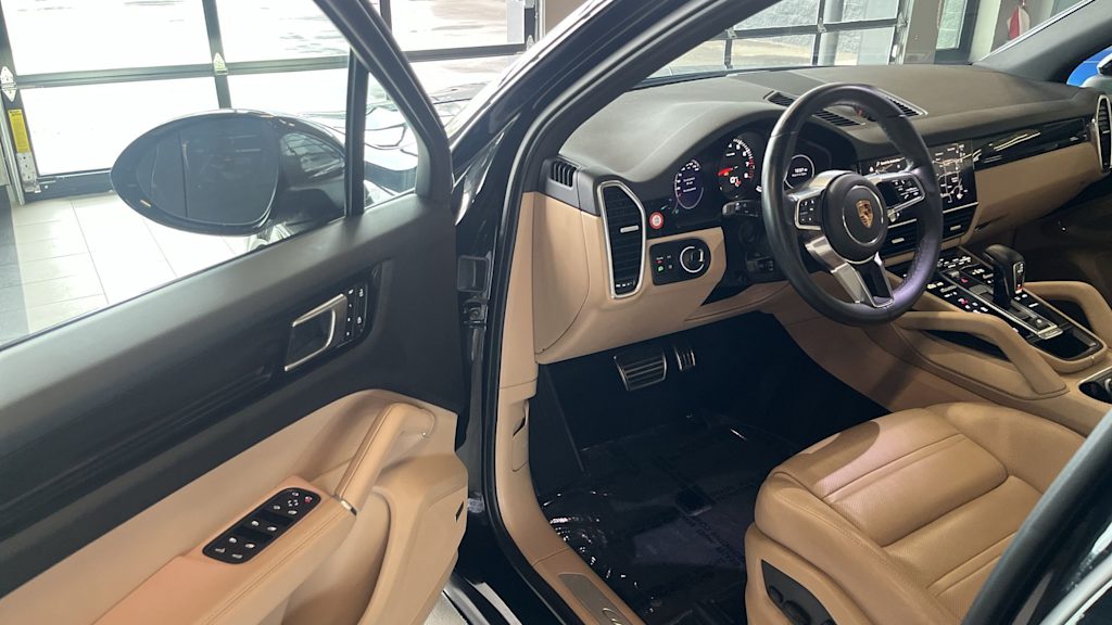 Thumbnail: 2023 Porsche Cayenne - 14