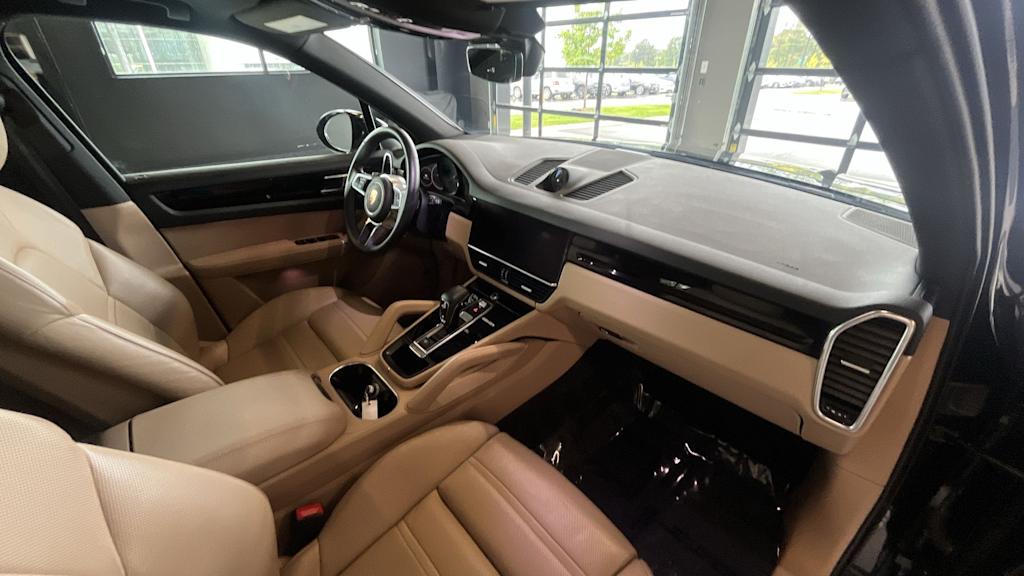 Thumbnail: 2023 Porsche Cayenne - 2