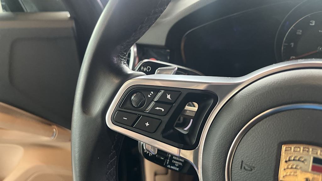 Thumbnail: 2023 Porsche Cayenne - 17