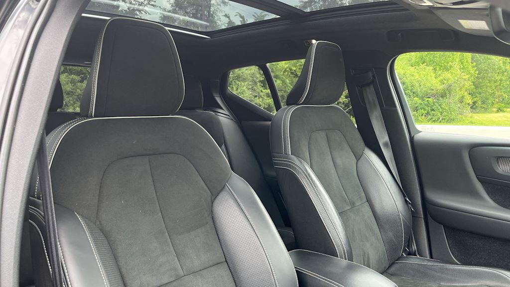 Thumbnail: 2019 Volvo XC40 - 44