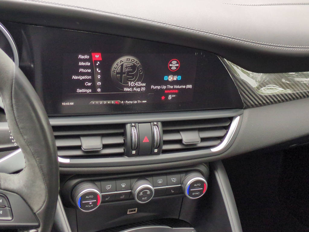 Thumbnail: 2018 Alfa Romeo Giulia - 15