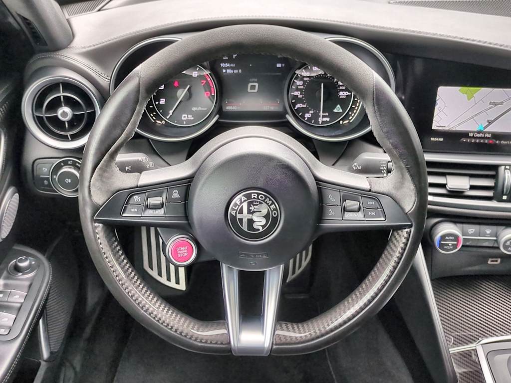 Thumbnail: 2018 Alfa Romeo Giulia - 14