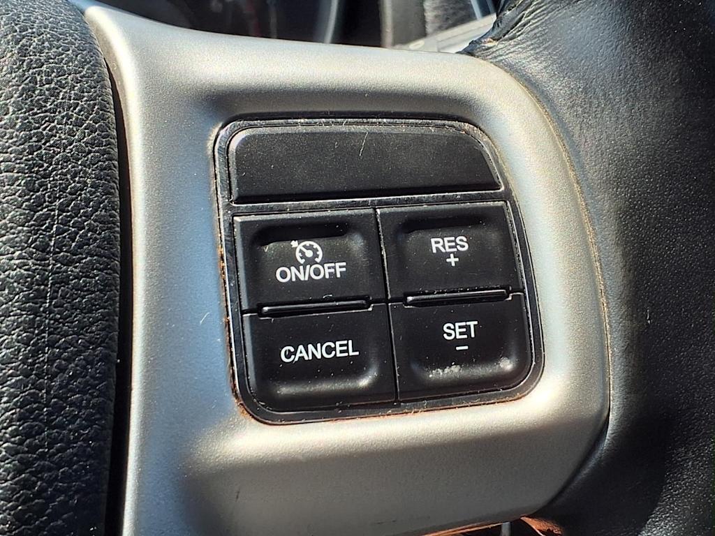 Thumbnail: 2011 Chrysler 200 - 27