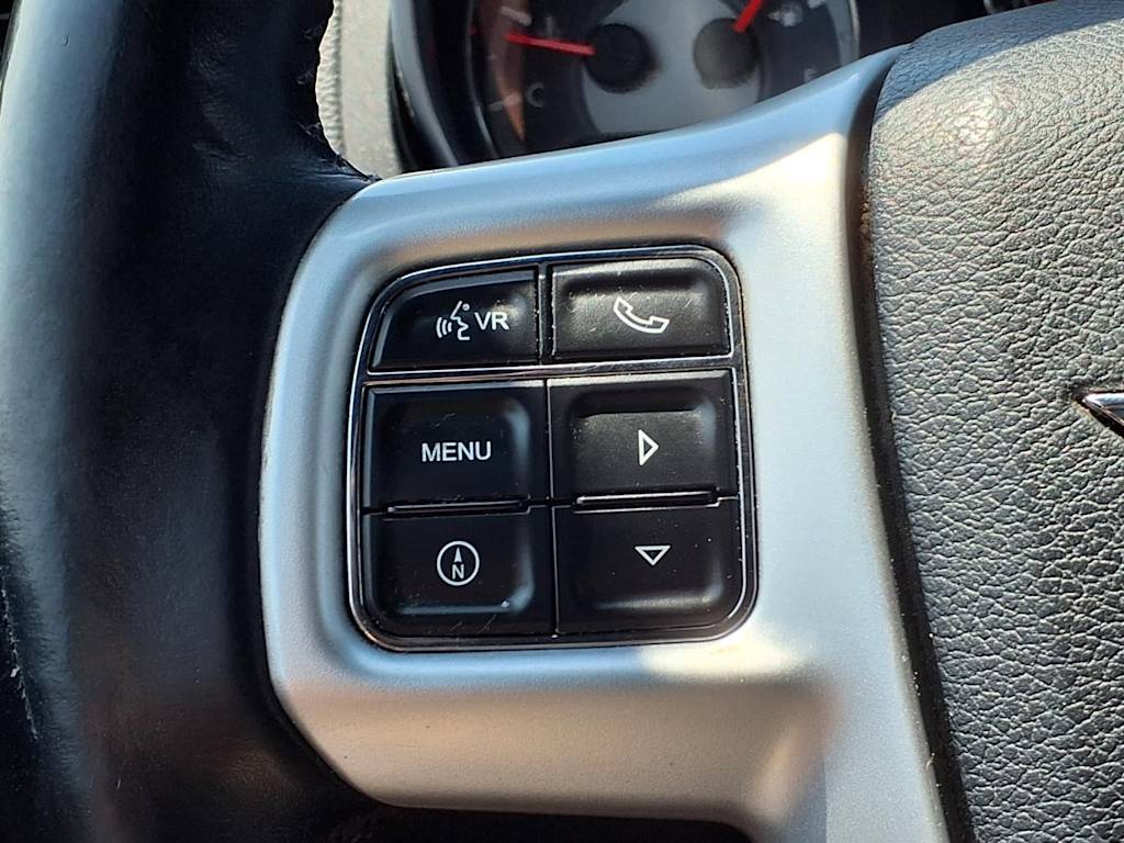 Thumbnail: 2011 Chrysler 200 - 28