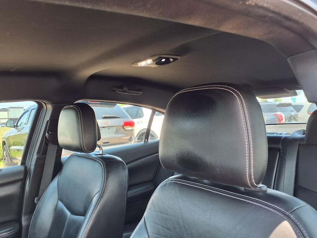 Thumbnail: 2011 Chrysler 200 - 21