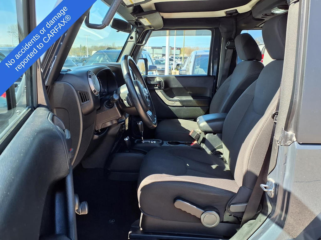 Thumbnail: 2016 Jeep Wrangler - 9