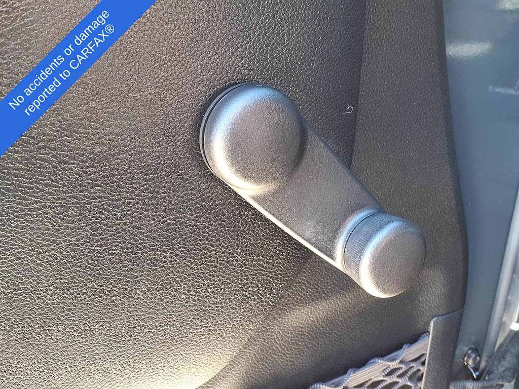 Thumbnail: 2016 Jeep Wrangler - 18