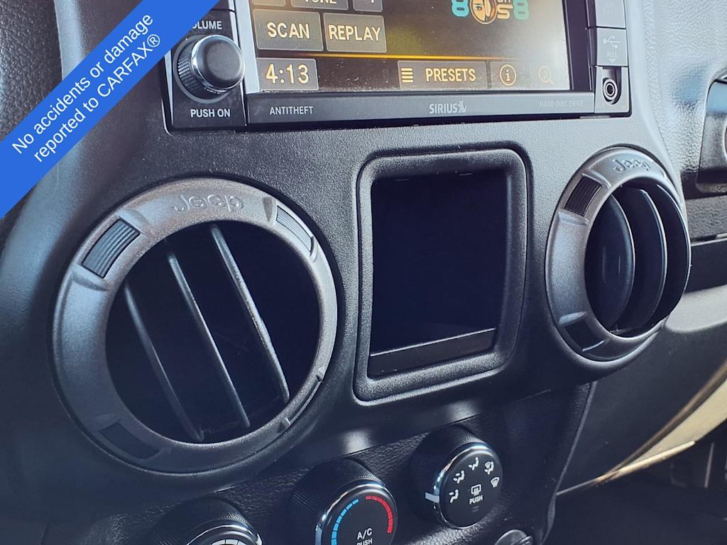 Thumbnail: 2016 Jeep Wrangler - 23