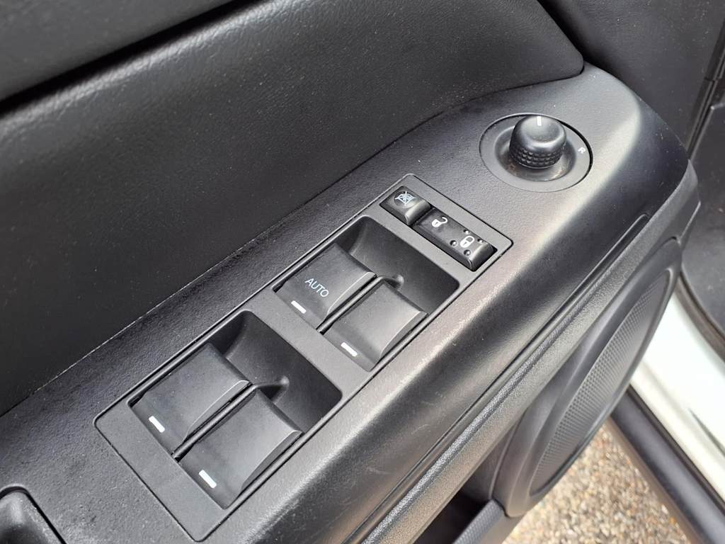 Thumbnail: 2017 Jeep Patriot - 22