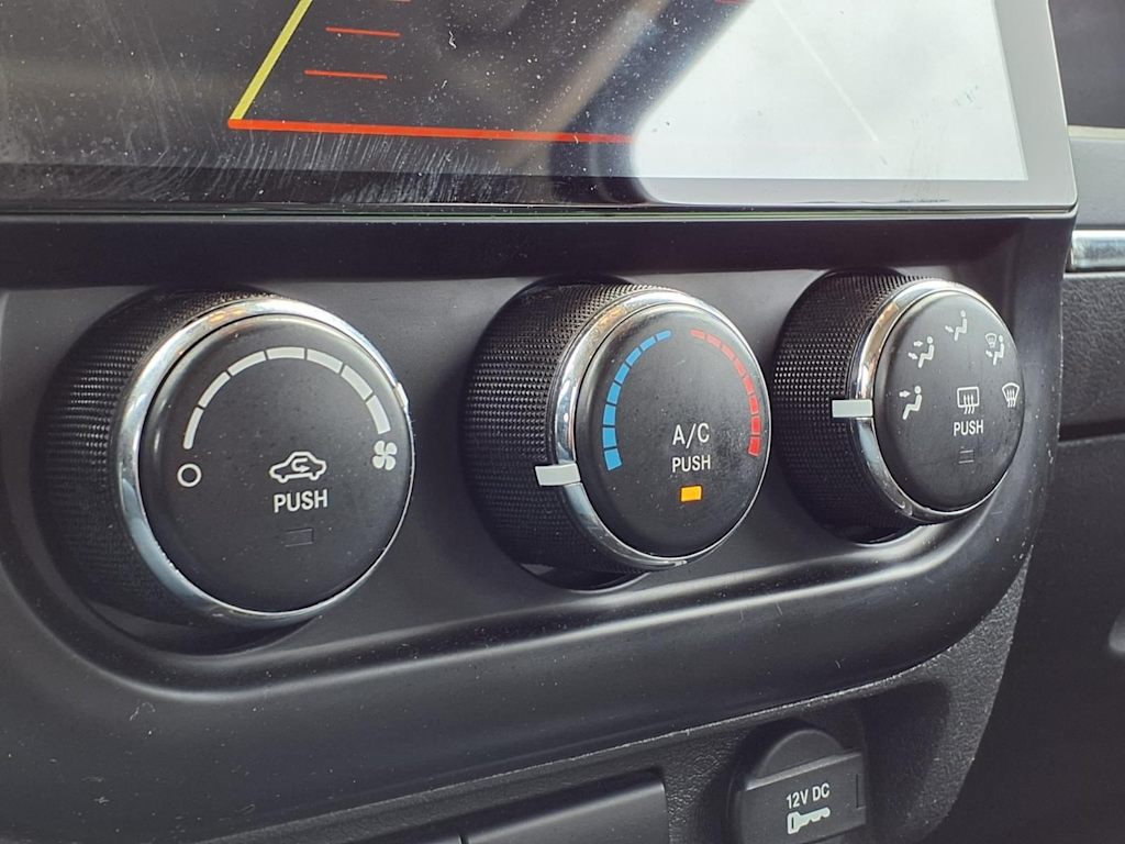 Thumbnail: 2017 Jeep Patriot - 25