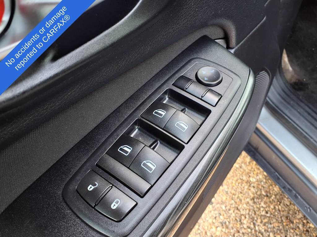 Thumbnail: 2016 Jeep Cherokee - 21
