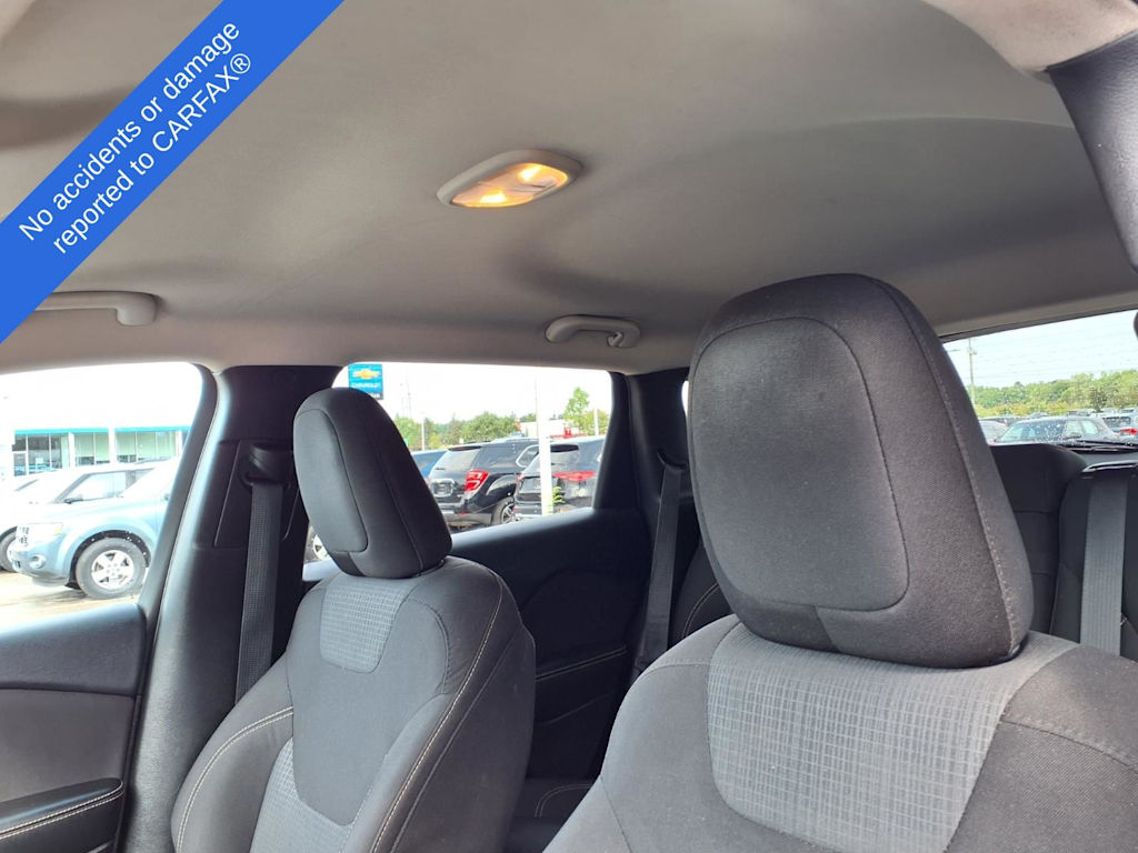 Thumbnail: 2016 Jeep Cherokee - 22