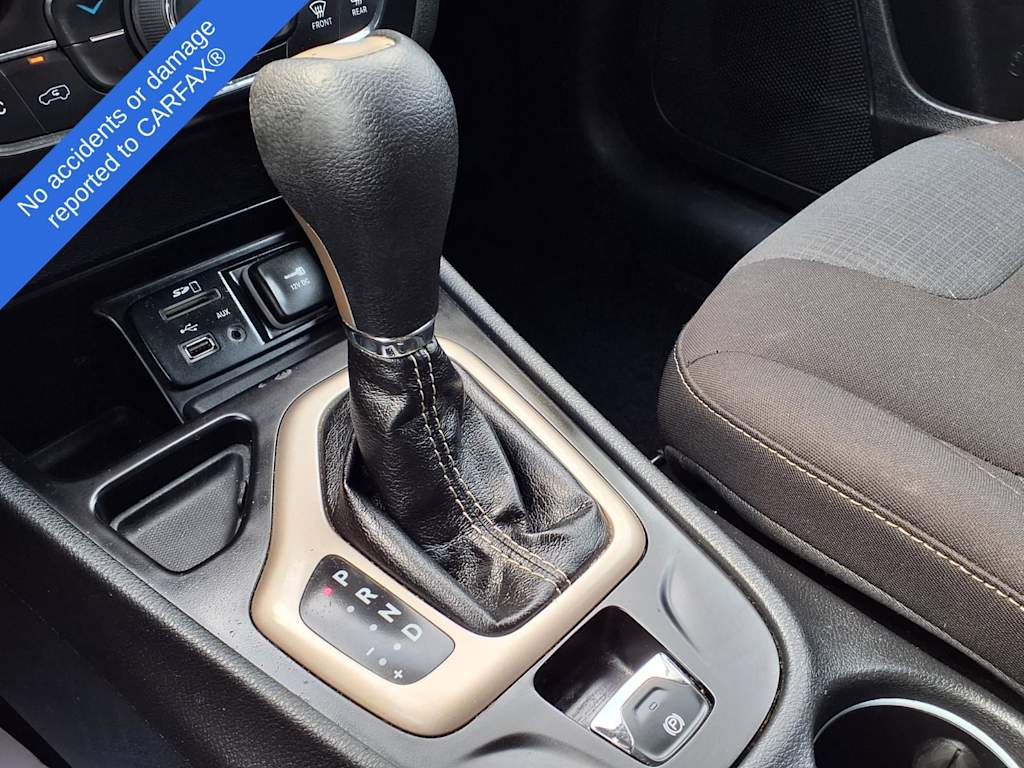 Thumbnail: 2016 Jeep Cherokee - 26