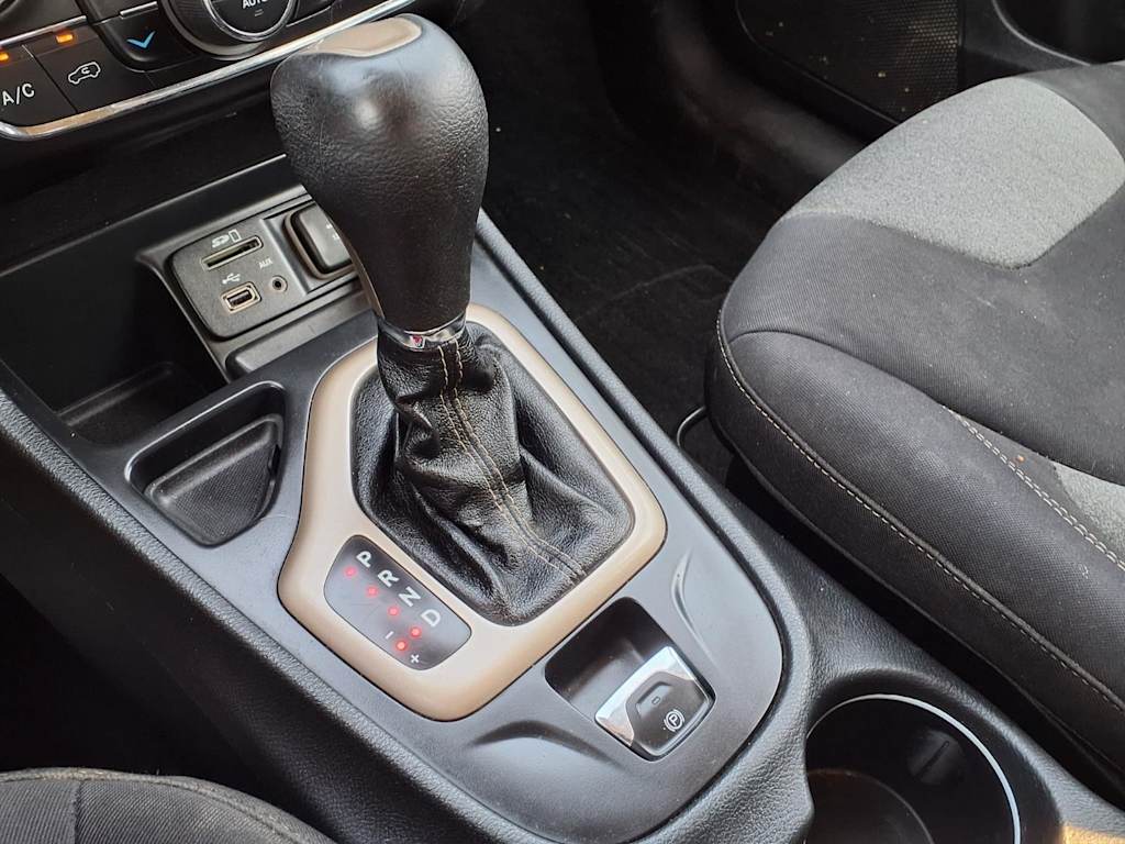 Thumbnail: 2014 Jeep Cherokee - 14